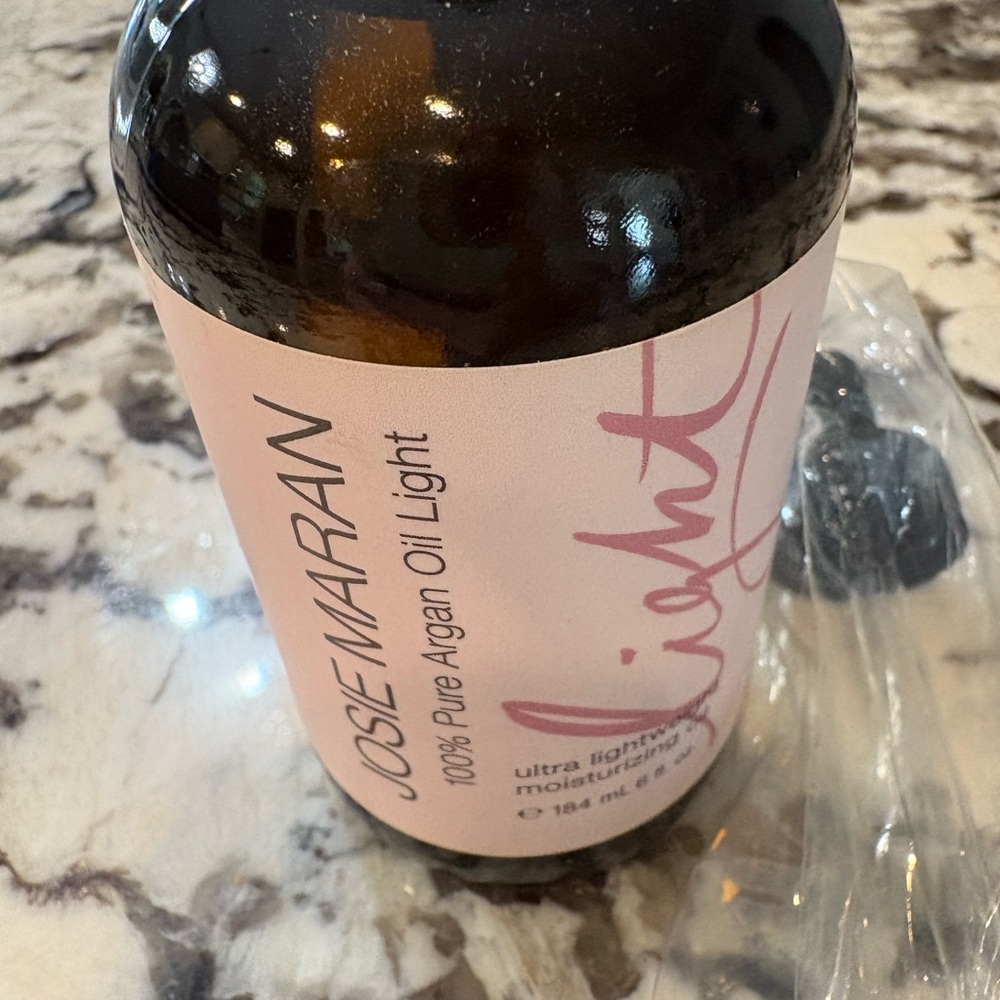 Josie Maran Argan Oil Light with Pink Label - Picture 2 of 4